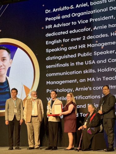 Presentation of the award in Outstanding Contribution in Education in 2023